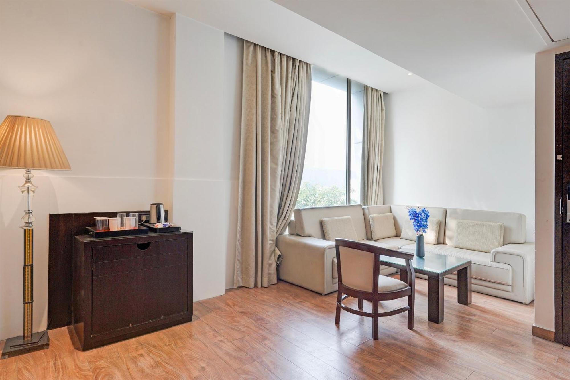 Townhouse Oak Agra Near Sultanganj Puliya Formerly Bb Grand Zewnętrze zdjęcie